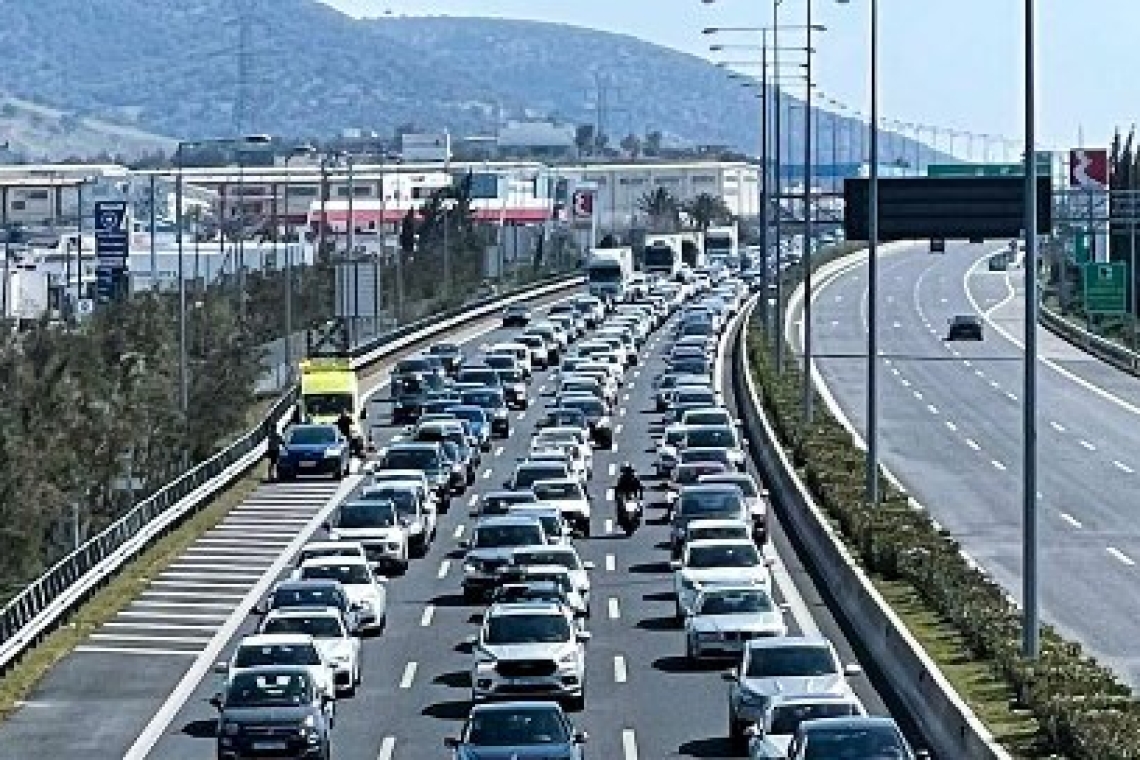 Αττική Οδός: Τροχαίο ατύχημα μετά την έξοδο Παιανίας - Αναμένονται καθυστερήσεις
